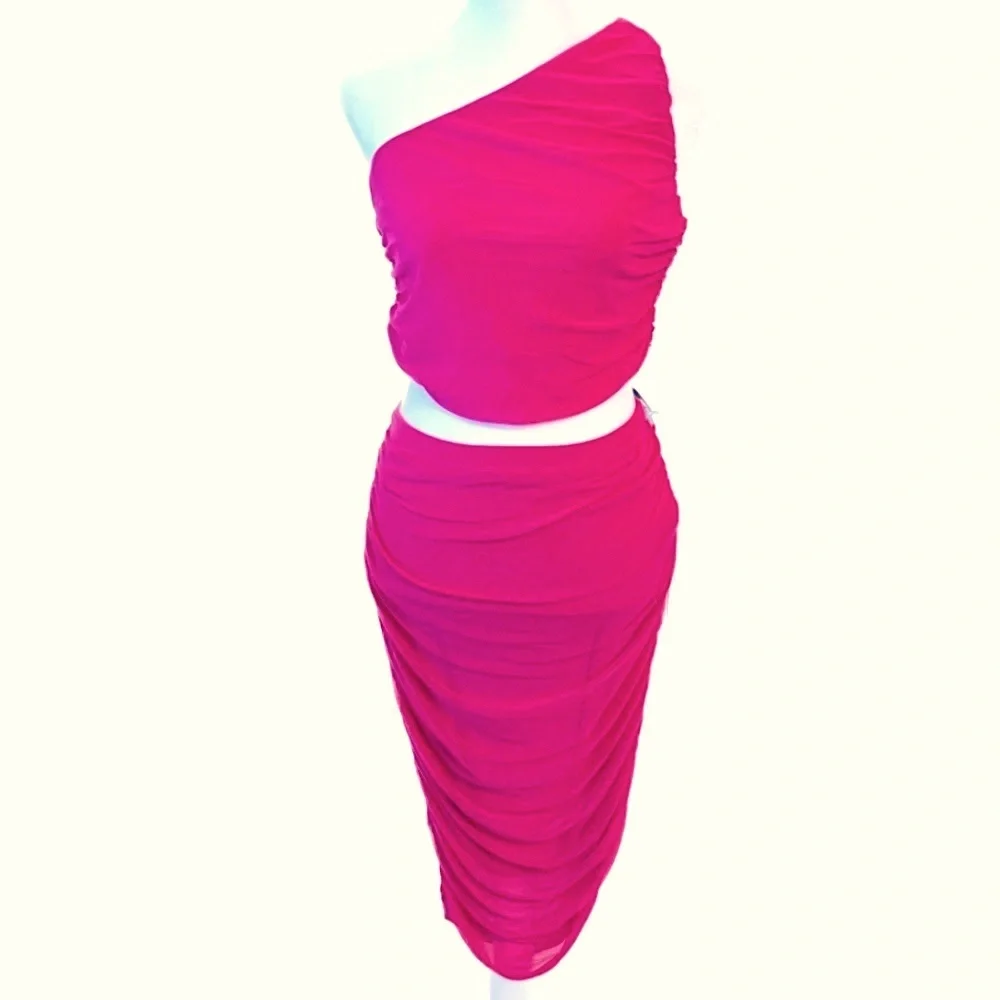 House of Harlow 1960 Hot Pink One-Shoulder Ruched Skirt Set